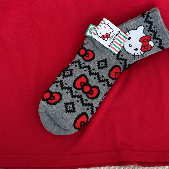 Hello Kitty Women’s Christmas Mid-Crew Socks - 2 Pair NWT - Picture 3 of 5